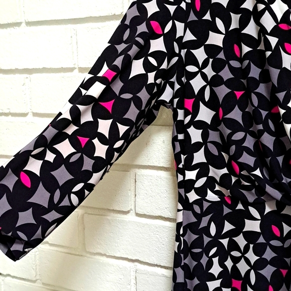 Anne Klein Business/Formal Pleated Criss Cross V-Neck Front Midi Dress. Size 16 - Picture 4 of 9